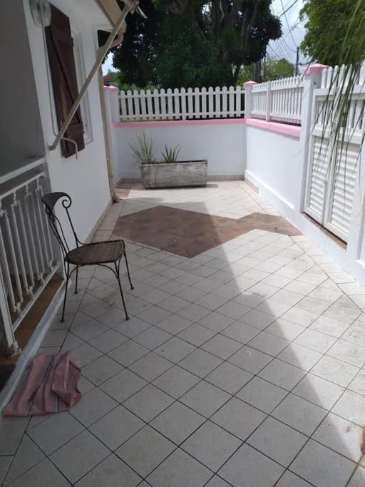 Maison Creole Chaleureuse Avec Stationnement Le Gosier (Grande-Terre) Exterior foto