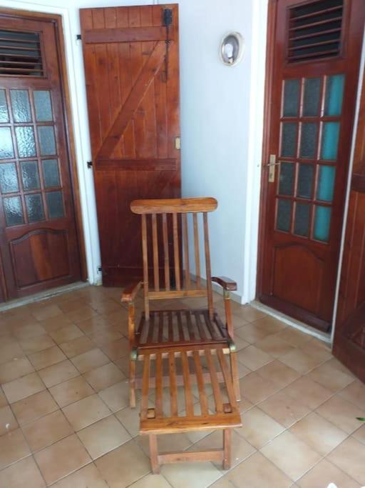 Maison Creole Chaleureuse Avec Stationnement Le Gosier (Grande-Terre) Exterior foto